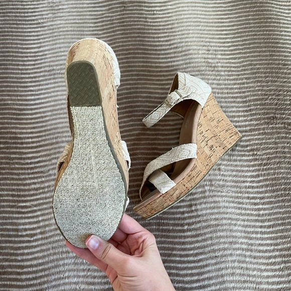 Toms Sienna Woven Cork Wedge Sandals - Picture 11 of 11